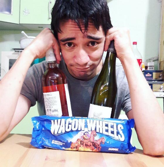 خبير حيوانات روسي يموت بالبث المباشر من لدغة افعى صورة رقم 12