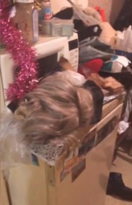 زوجان روسيان يأكلان لحوم البشر وصور لاشلاء امرأة تفضحهما! صورة رقم 10