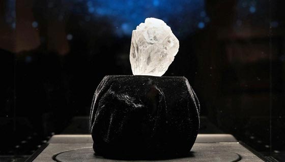 مقابل 53 مليون دولار بيعت اكبر قطعة الماس في العالم.. صور صورة رقم 5