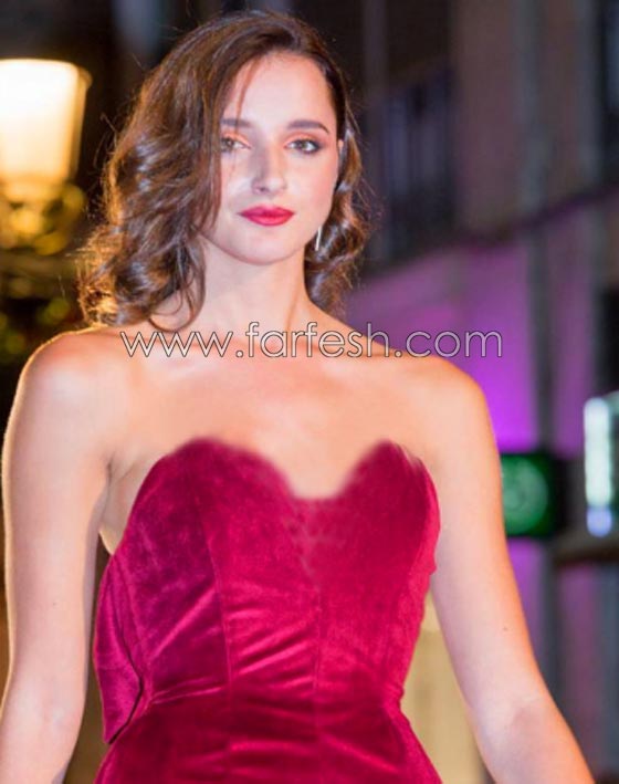 حسناء مشاركة في مسابقة ملكة جمال اسبانيا تتعثر وتسقط في مسبح.. فيديو صورة رقم 20