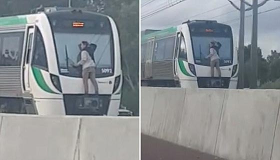 فيديو مثير.. شاب يتشبث بمؤخرة قطار يسير بسرعة 110 كم/س صورة رقم 1