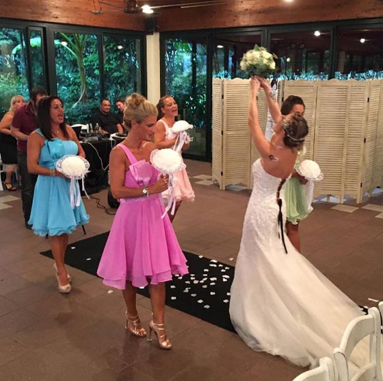 امرأة إيطالية تزوجت نفسها في حفل زواج ذاتي وقضت شهر العسل في بلد عربي! صورة رقم 4