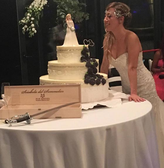 امرأة إيطالية تزوجت نفسها في حفل زواج ذاتي وقضت شهر العسل في بلد عربي! صورة رقم 5