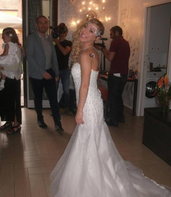 امرأة إيطالية تزوجت نفسها في حفل زواج ذاتي وقضت شهر العسل في بلد عربي! صورة رقم 6