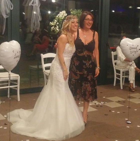 امرأة إيطالية تزوجت نفسها في حفل زواج ذاتي وقضت شهر العسل في بلد عربي! صورة رقم 8