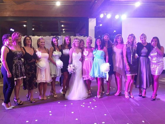 امرأة إيطالية تزوجت نفسها في حفل زواج ذاتي وقضت شهر العسل في بلد عربي! صورة رقم 9