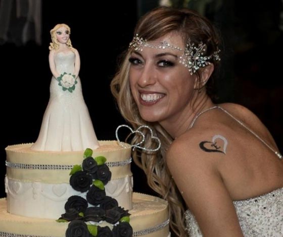 امرأة إيطالية تزوجت نفسها في حفل زواج ذاتي وقضت شهر العسل في بلد عربي! صورة رقم 10