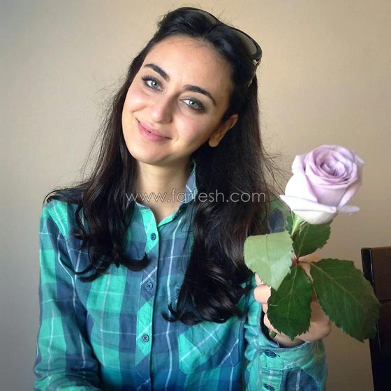 فنانة سورية تشيح بوجهها مبتعدة عن معجب اراد صورة سيلفي وتثير الاستياء صورة رقم 9