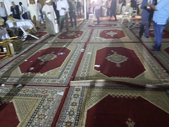 معركة وتراشق بالصحون والكراسي في افتتاح مؤتمر حزبي بالمغرب صورة رقم 1