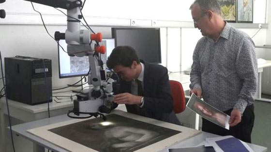 العثور على لوحة للموناليزا قبل ان ترتدي ثوبها الاسود في فرنسا صورة رقم 2