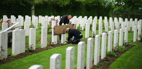 طاجيكستان تحظر البكاء وارتداء الملابس السوداء على المشيعين للجنائز! صورة رقم 1