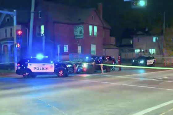 كندا: هجوم طعن ودهس.. وعلم داعش في سيارة المهاجم صورة رقم 5