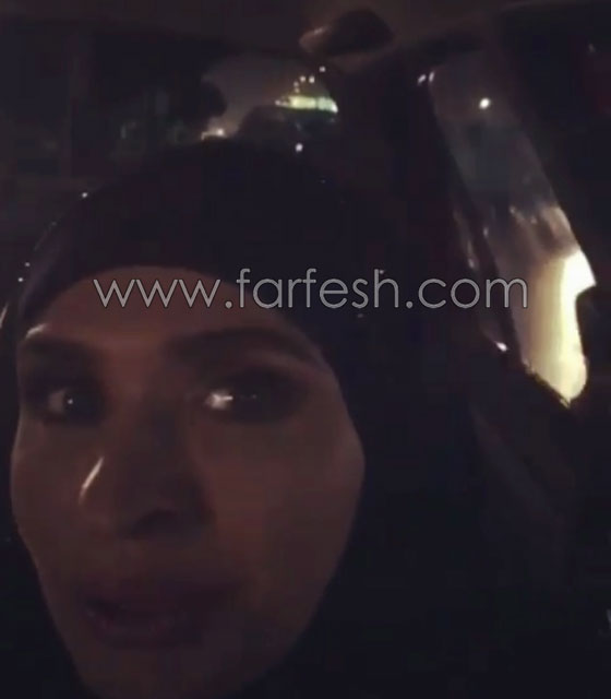 الراقصة دينا تطوف شوارع القاهرة بالحجاب صورة رقم 2