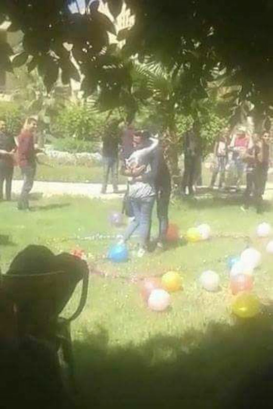 فصل طالب احتضن خطيبته داخل الجامعة في طنطا صورة رقم 2