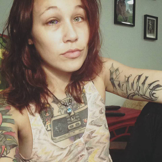 آخر صيحات الموضة.. عارضة أزياء كندية تتعرَّض لعمىً جزئيٍّ والسبب؟ صورة رقم 14