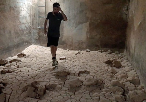 بالفيديو.. شاهدوا كيف أنقذ هذا الشاب أفعى قاتلة من موت محقق صورة رقم 1