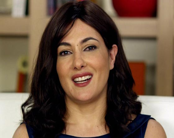 ممثلة تركية ترفض مصافحة مخرج عند تسلمه جائزته لأنه متدين! فيديو صورة رقم 4