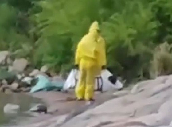 فيديو غريب.. لحظة انتشال جثة حورية بحر في ولاية مينيسوتا الأمريكية صورة رقم 6