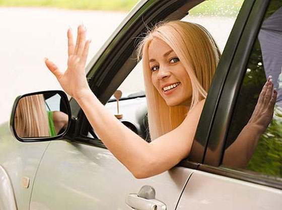 علامة النصر ومضغ العلكة.. سلوكيات عادية لكنها سيئة وممنوعة في بعض الدول صورة رقم 4