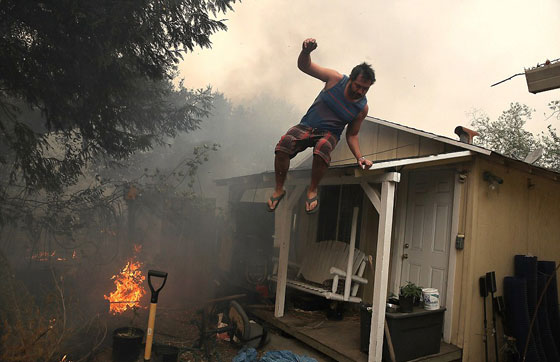 عشرات القتلى والجرحى في حرائق مدمرة تجتاح كاليفورنيا صورة رقم 15