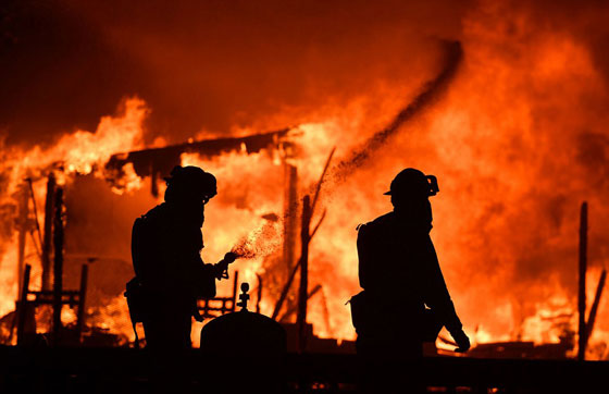 عشرات القتلى والجرحى في حرائق مدمرة تجتاح كاليفورنيا صورة رقم 22