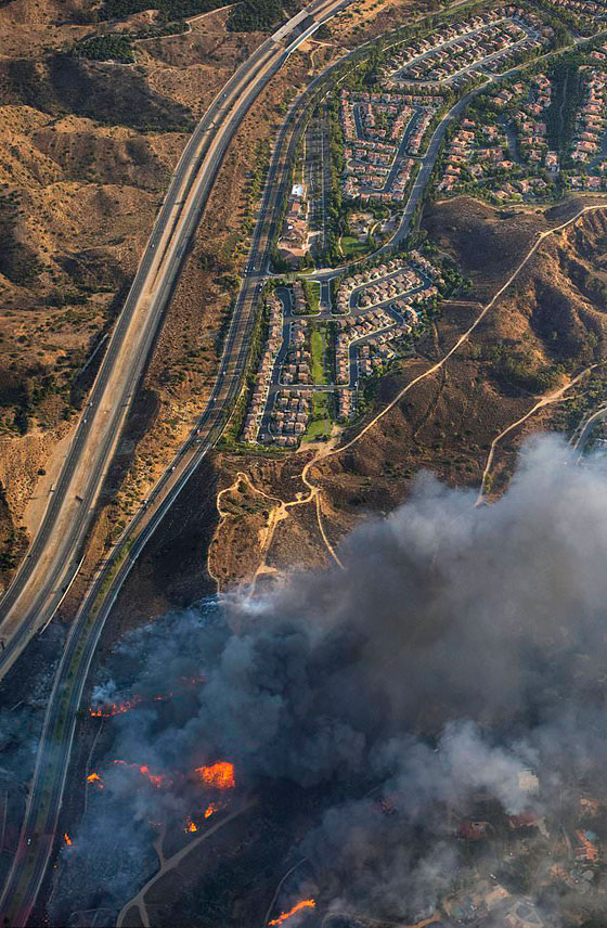 عشرات القتلى والجرحى في حرائق مدمرة تجتاح كاليفورنيا صورة رقم 35
