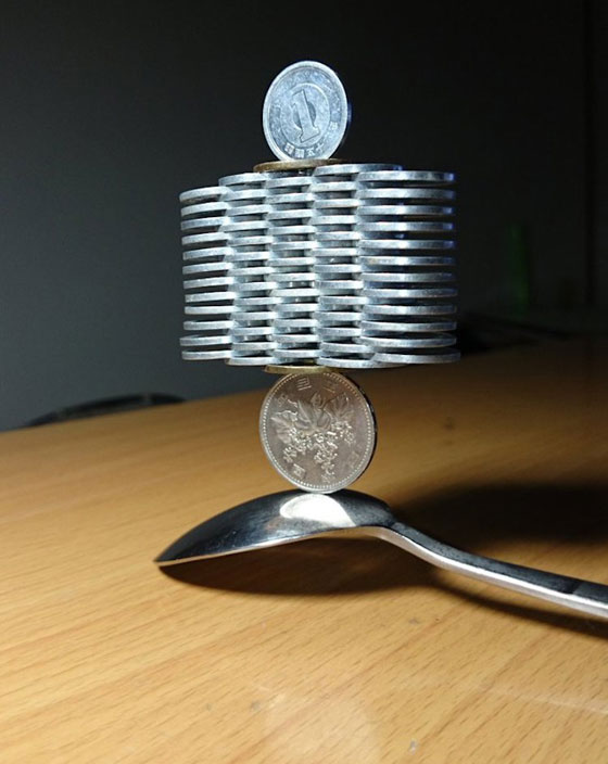 فيديو وصور.. فنان ياباني يتقن رص العملات بشكل معقد ومدهش! صورة رقم 5