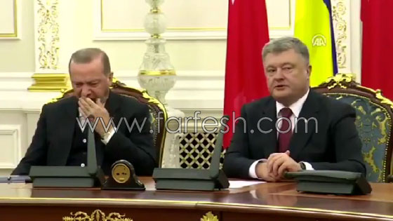 بالفيديو: أردوغان يغلبه النوم خلال مؤتمر صحفي صورة رقم 3