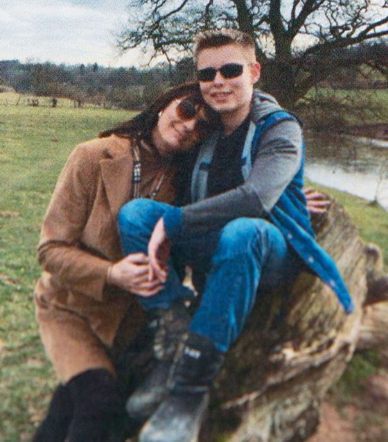 هكذا كافئ هذا الشاب السيدة التي أنقذته من التشرّد والضياع! صورة رقم 3