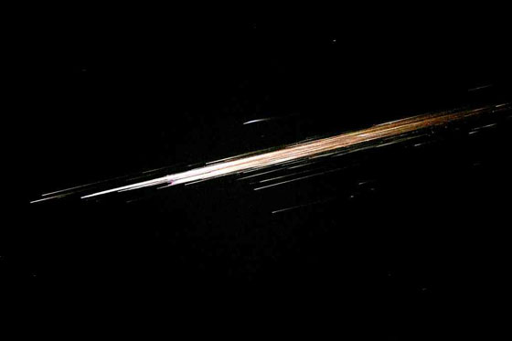 فيديو أجسام غريبة تضيء سماء إيران وبعض الدول العربية.. فما هي؟! صورة رقم 8