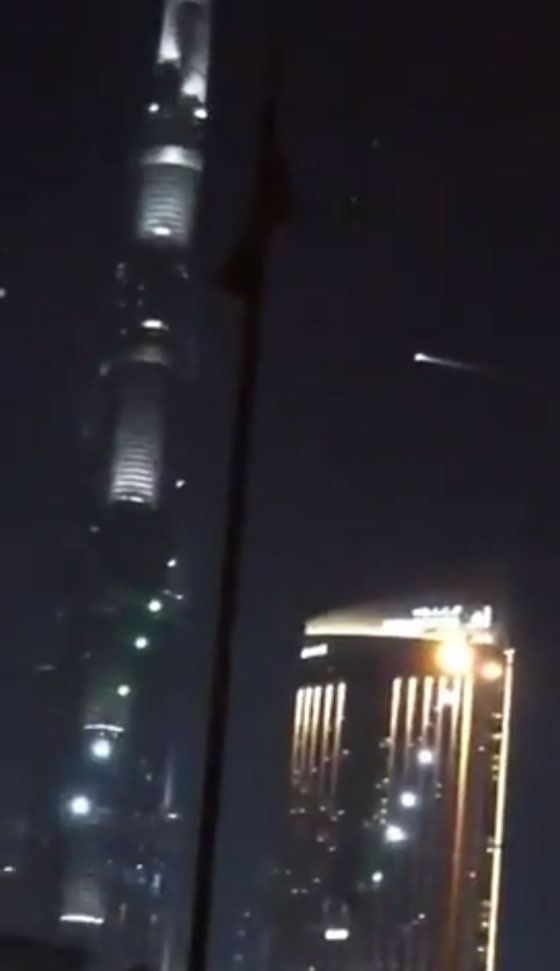 فيديو أجسام غريبة تضيء سماء إيران وبعض الدول العربية.. فما هي؟! صورة رقم 5