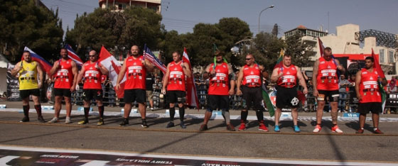 شاهد أقوى الرجال بالعالم يجرون الشاحنات.. فيديو صورة رقم 1 شاهد أقوى الرجال بالعالم يجرون الشاحنات.. فيديو صورة رقم 1