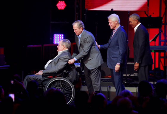 ممثلة تتهم رئيساً سابقاً بلمسة فاحشة من مقعده المتحرك صورة رقم 4 ممثلة تتهم رئيساً سابقاً بلمسة فاحشة من مقعده المتحرك صورة رقم 4