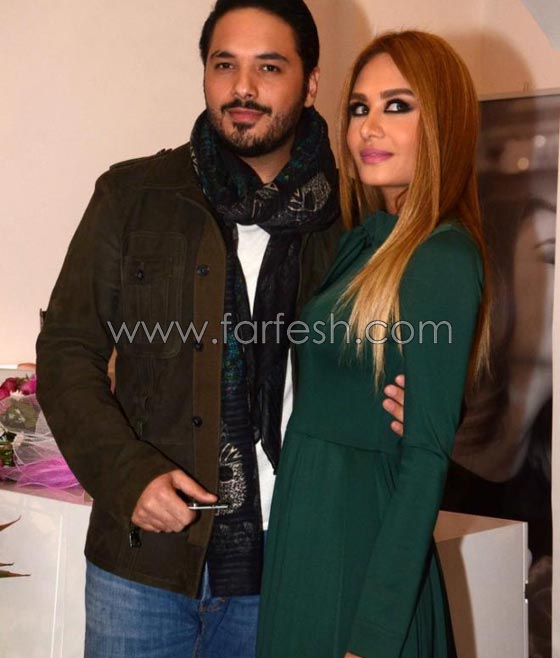 هل وراء كل رجل أنيق امرأة؟ صور أبرز اطلالات النجوم العرب مع زوجاتهم صورة رقم 3