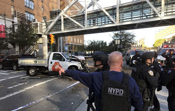 8 قتلى و12 جريحاً بدهس جنوب منهاتن في نيويورك صورة رقم 12 8 قتلى و12 جريحاً بدهس جنوب منهاتن في نيويورك صورة رقم 12