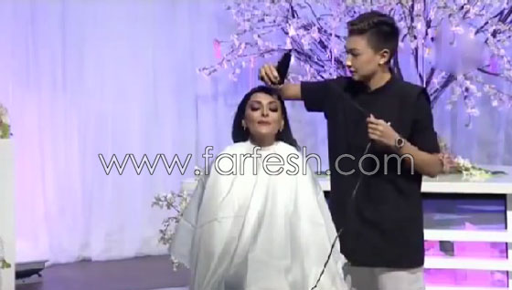 فيديو مذيعة سعودية تحلق شعرها على الهواء مباشرةً.. لهذا السبب! صورة رقم 2 فيديو مذيعة سعودية تحلق شعرها على الهواء مباشرةً.. لهذا السبب! صورة رقم 2