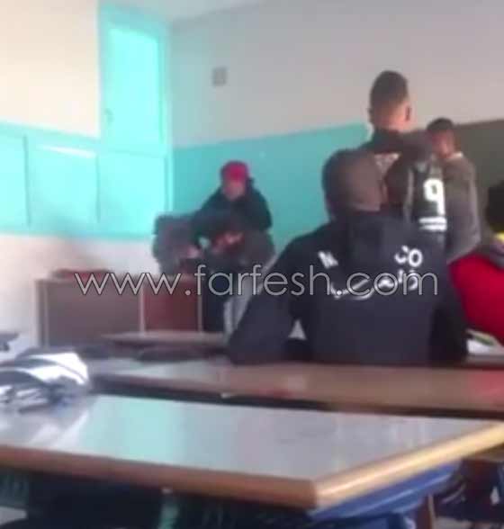 فيديو صادم.. تلميذ ينهال بالضرب العنيف على أستاذه يثير غضب المغاربة صورة رقم 5 فيديو صادم.. تلميذ ينهال بالضرب العنيف على أستاذه يثير غضب المغاربة صورة رقم 5