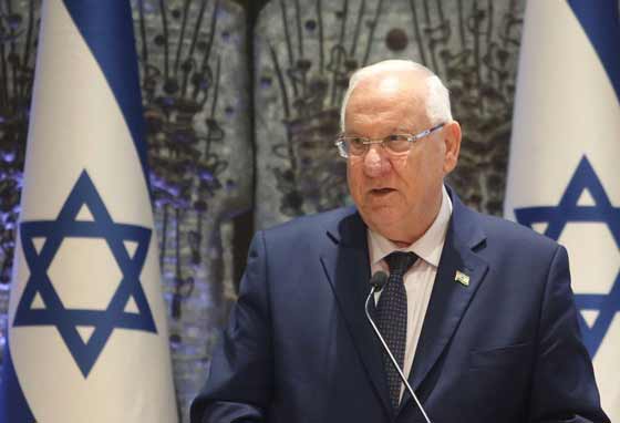 بالصور.. نادي ريال مدريد يكرم الرئيس الإسرائيلي ريفلين صورة رقم 6 بالصور.. نادي ريال مدريد يكرم الرئيس الإسرائيلي ريفلين صورة رقم 6