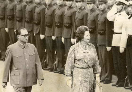 بالفيديو.. جندي صيني لمراقبة خطوات ترامب والسبب ؟ صورة رقم 5 بالفيديو.. جندي صيني لمراقبة خطوات ترامب والسبب ؟ صورة رقم 5