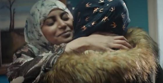 هجوم على شركة بريطانية بسبب إعلان عيد الميلاد تشارك به أسرة مُسلمة صورة رقم 1