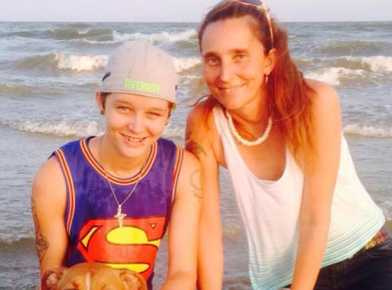 أمريكية تواجه الحكم بالسجن لعشر سنوات بعد زواجها من أمها! صورة رقم 2