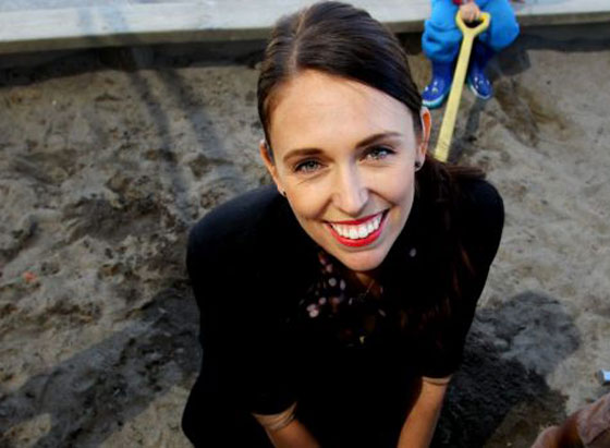 صور وفيديو اصغر امرأة تقود العالم، هل ستصل امرأة عربية لهذا المنصب؟ صورة رقم 2