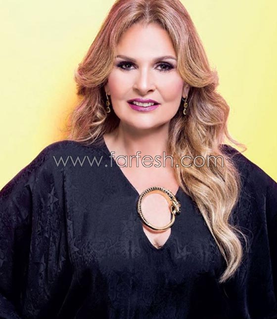 فيديو يسرا ترقص على أغنيتها (3 دقات) مع عمال مطعم صورة رقم 6