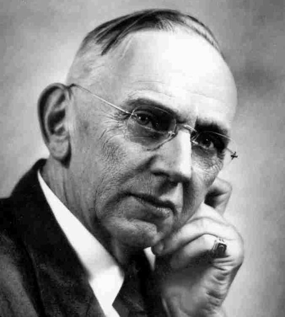 حرب وكوارث.. تنبؤات أشهر 3 عرافين لـعام 2018 صورة رقم 3 حرب وكوارث.. تنبؤات أشهر 3 عرافين لـعام 2018 صورة رقم 3