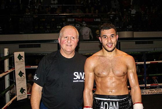 مقطع فيديو يظهر فيه ضباط شرطة يعتدون بعنف على مشتبه به صورة رقم 3 مقطع فيديو يظهر فيه ضباط شرطة يعتدون بعنف على مشتبه به صورة رقم 3