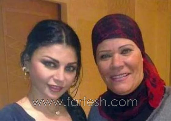 صور والدة هيفاء وهبي بالحجاب وبدونه: من أجمل؟ هي ام ابنتيها؟ صورة رقم 2