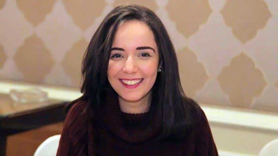 نجمة المسرح سارة درزاوي تنشر صورتها مع عمرو دياب وتعلق: قلبي يا ناس صورة رقم 3