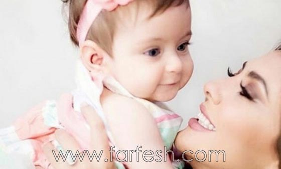 هل هذه الطفلة الشقراء ذات العينين الزرقاوين هي ابنة مريم حسين؟ صورة رقم 2