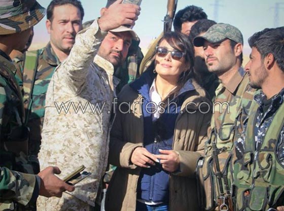 فيديو الفنانة كندا حنا تزور الجنود السوريين ويغنون لها (يا آل عيسى) صورة رقم 6