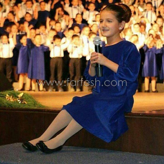 صور ابنة نانسي عجرم تغني ترانيم عيد الميلاد وتنافس والدتها صورة رقم 1